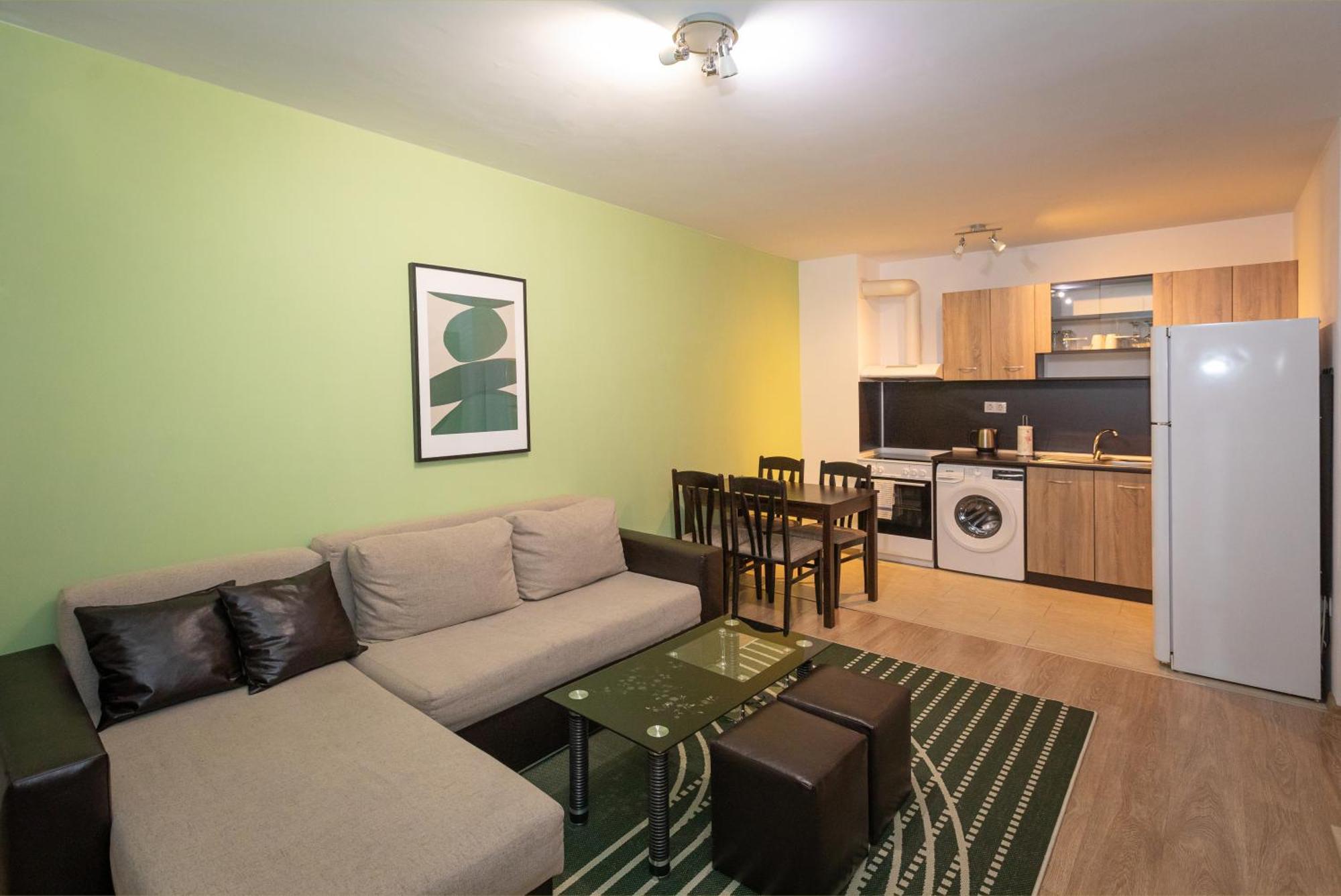 Modern And Bright Apartments Near Center - Free Parking, Sofia