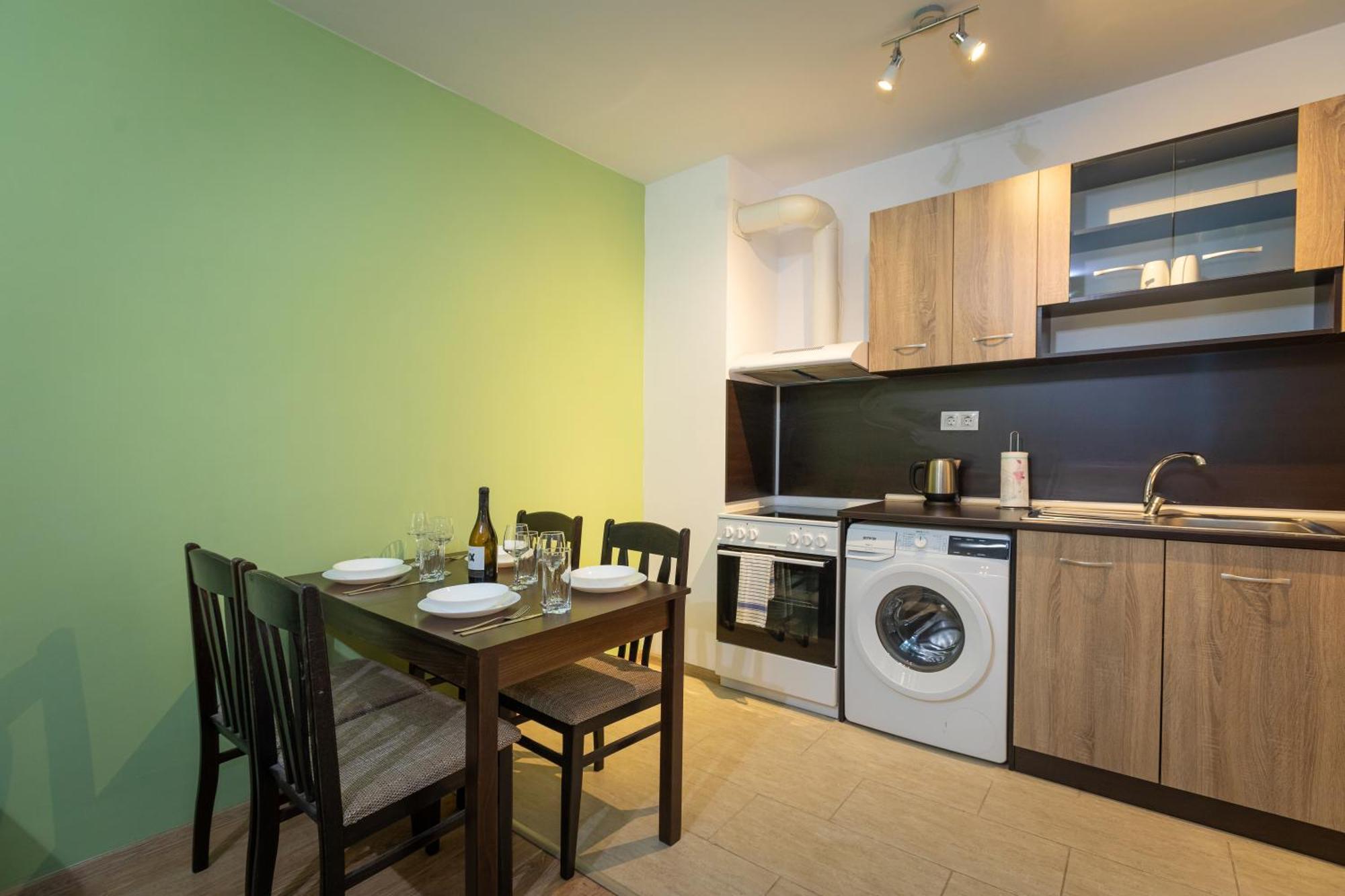 Modern And Bright Apartments Near Center - Free Parking — Photos 3