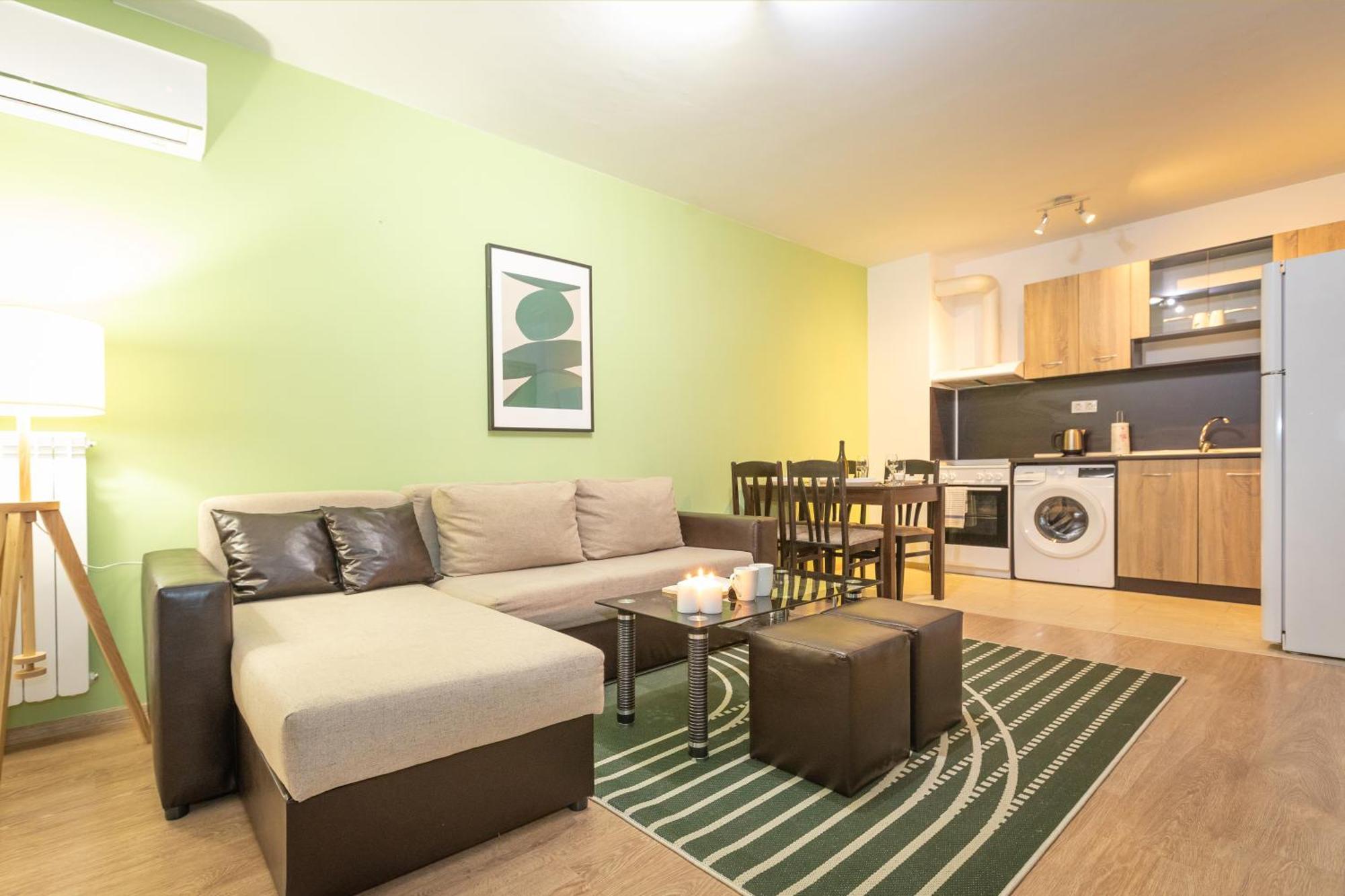 Modern And Bright Apartments Near Center - Free Parking — Photos 2